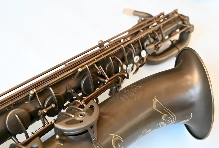JazzMaxx Gerry Baritonsaxofon, Bechergravur
