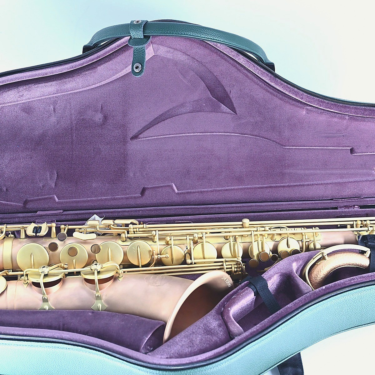 RAW Tenor im Design-Formkoffer